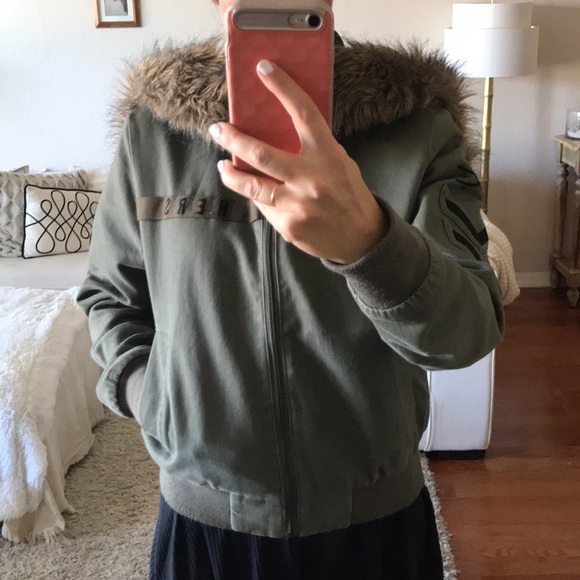 Fur trim hood reversible stussy bomber jacket - Picture 3 of 7